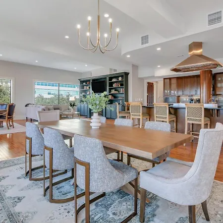 Sky Suite At 300 Drayton-2